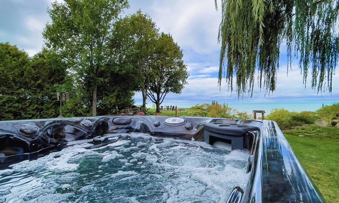 Bluewater Cottage | Lakeview Hot Tub! - Bedrock Beach House - Private Lake Access