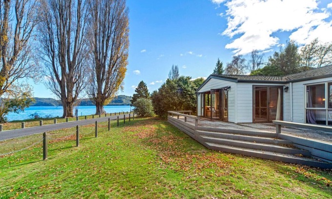Kinloch House | Lakeview in Kinloch Taupo