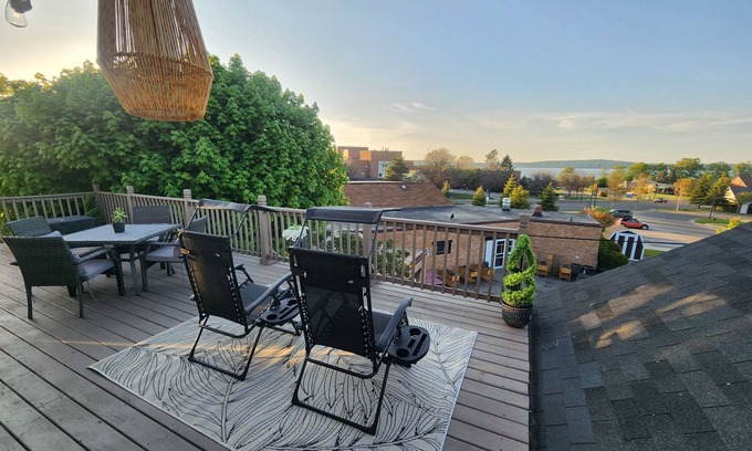 Petoskey Apartment | Lakeview Loft. Downtown Petoskey.