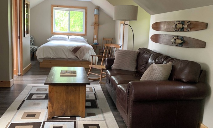 Crystal Falls Apartment | Lakeview Loft Retreat