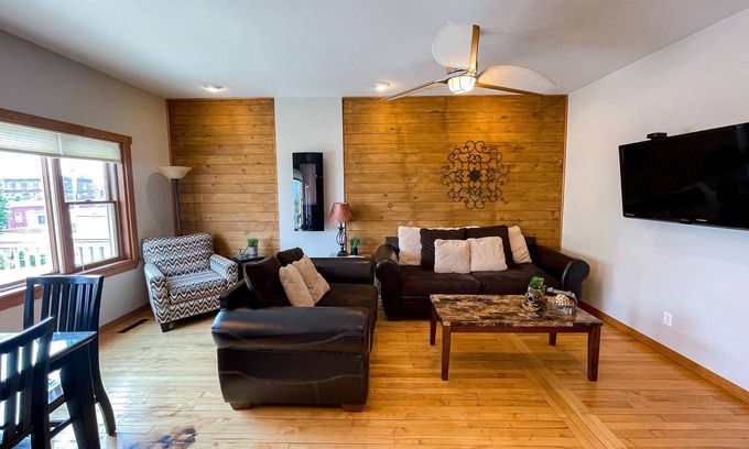 Kewaunee Apartment | Lakeview Loft