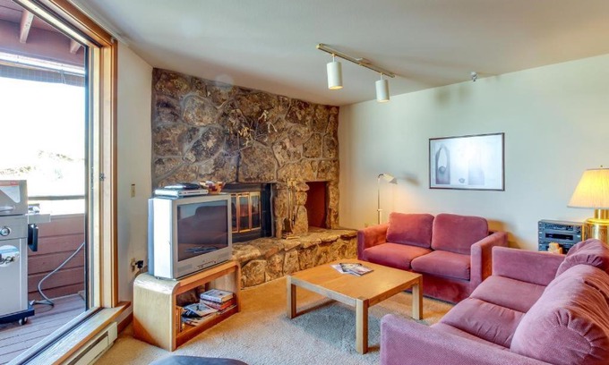 Dillon Apartment | Lakeview Marina Place