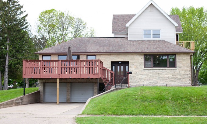 Mondovi House | Lakeview Mondovi Home