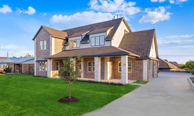 Lakewood Village House | Lakeview Oasis Home with Spa near Lake Lewisville