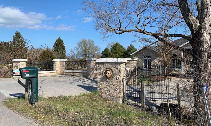 Colborne House | LAKEVIEW OF LAKE ONTARIO nnn