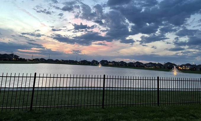 Hockley House | Lakeview Peaceful Retreat