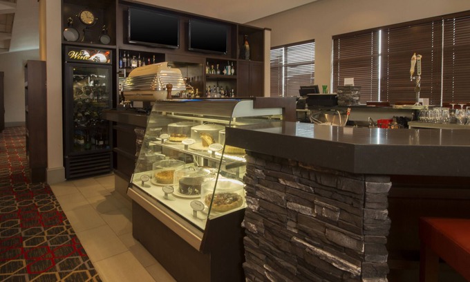 Winnipeg Hotel | Lakeview Signature, Trademark Collection by Wyndham
