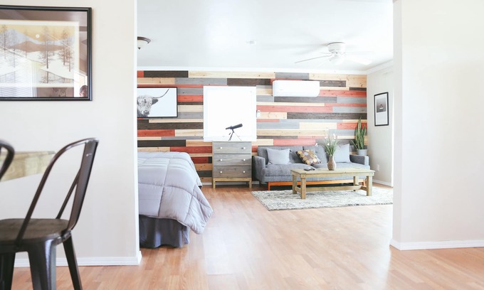 Wofford Heights Apartment | Lakeview Terrace Double Queen Studio!