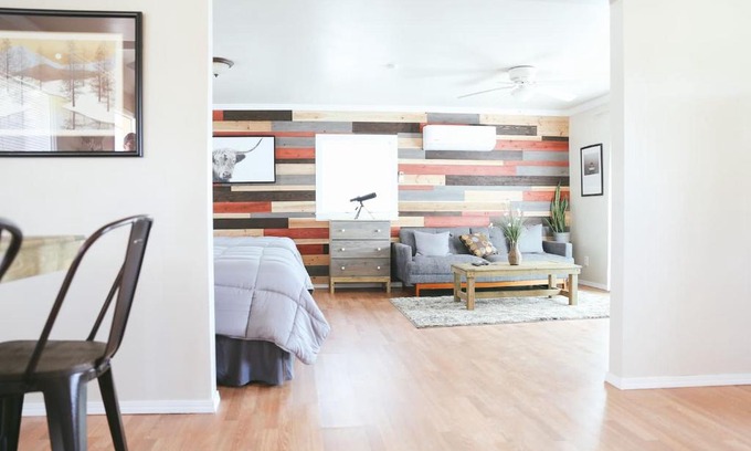 Wofford Heights Apartment | Lakeview Terrace Double Queen Studio!!