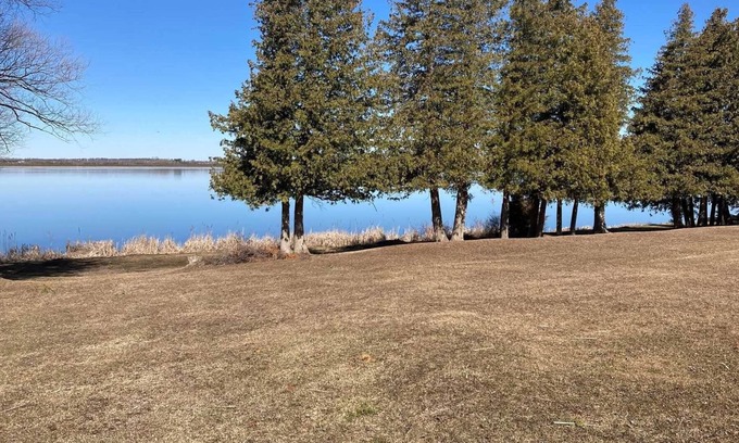 Lindsay House | Lakeview Vacation Home With Best Sunsets