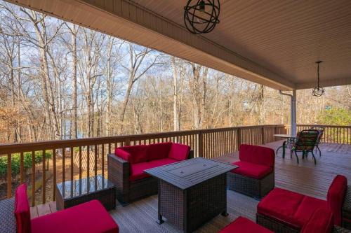 Gainesville House | Lakeview with Dock and king bed Gainesville