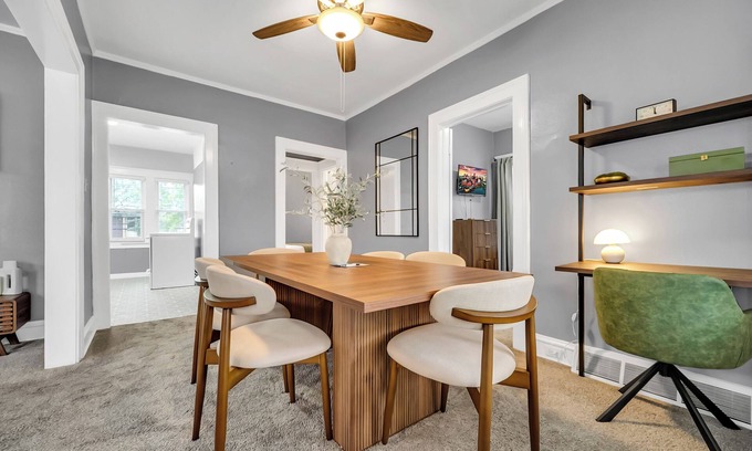 Lakewood Apartment | Lakewood~2BR~Pets OK~Parking~Laundry~Close to Hospitals, Dining, University