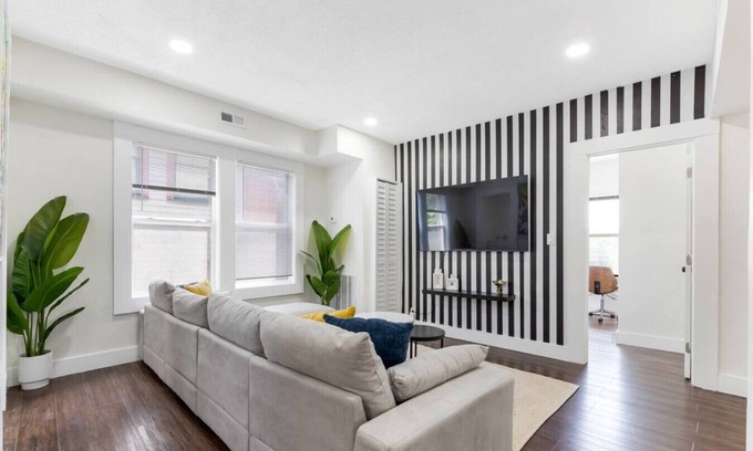 Lakewood Apartment | Lakewood Bliss- 2 Bed Apt