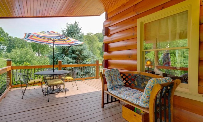 Ingles House | Lakewood Lodge Escape with Fire Pit