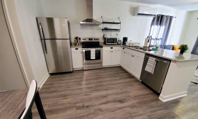 Durham Apartment | Lakewood/Lyon Park Renovated Cottage Near Duke 26B