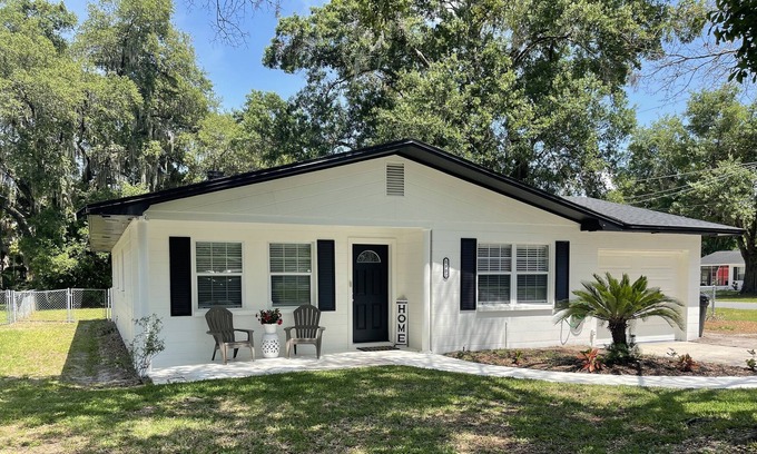 Plant City House | Lala’s Hideaway home near Tampa/Orlando