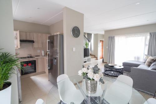 Greater Johannesburg Metropolitan Area Villa | Lalata House