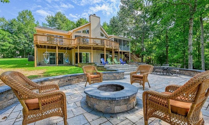 Mineral House | Lalli's Lake House