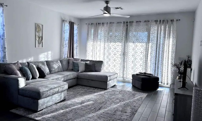 Arizola House | Lamar Place house with WiFi, AC in charming Casa Grande
