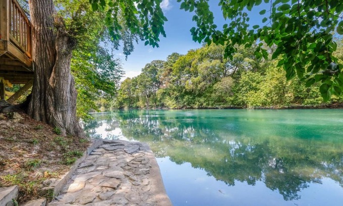 Gruene Bed & Breakfast | Lamb's Rest Inn