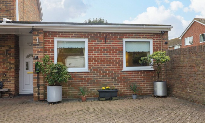 Seaford Cottage | LAMBLES, pet friendly, with a garden in Seaford