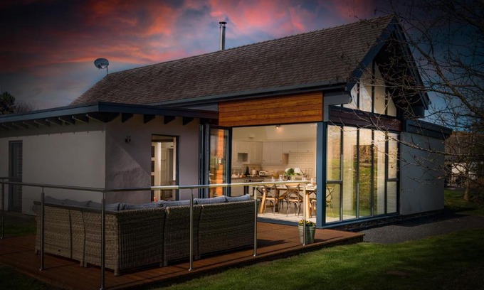 Bamburgh House | Lambs Lodge