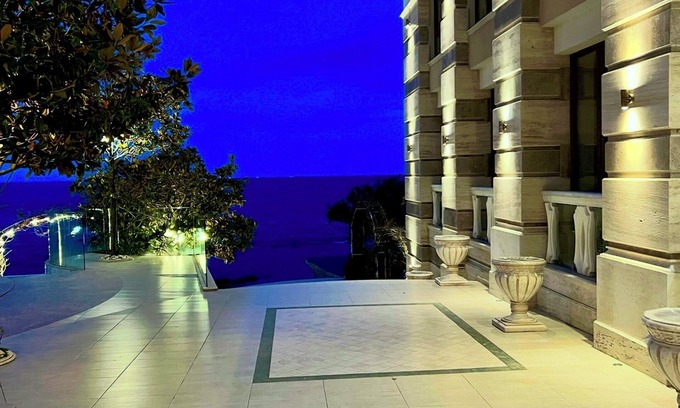 Primorski Apartment | LaMer Residence DeluxenLuxury Beachfront Escape | Private Beach, Pools & Spa