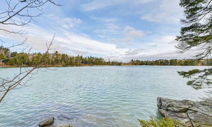 Lamoine Cabin | Lamoine Cabin w/Deck ~ 16 Mi to Acadia Nat’l Park