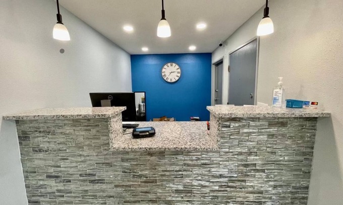 Lamoni Hotel | Lamoni Inn & Suites