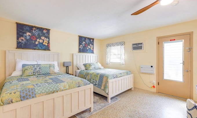 Chiefland Apartment | Lanai & Fire Pit: Riverfront Studio in Chiefland!