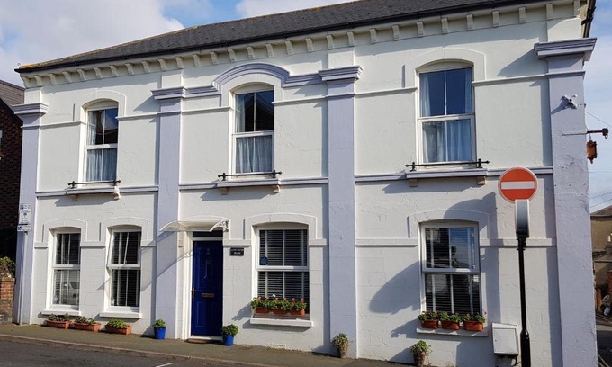 Sandown House | Lancaster House