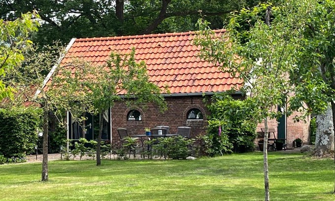 Veeningen House | Landelijk gelegen Huisje op erf