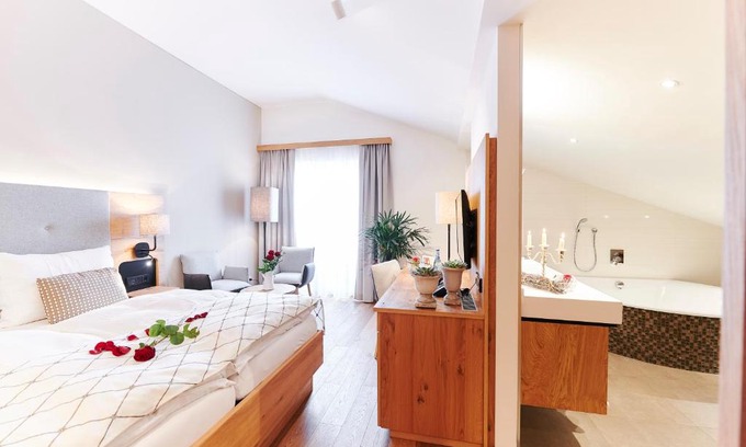 Helpfau-Uttendorf Hotel | Landgasthaus Helpfauer Hof