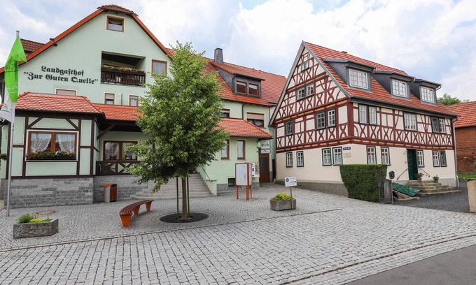 Kaltensundheim Hotel | Landgasthof Hotel Zur Guten Quelle