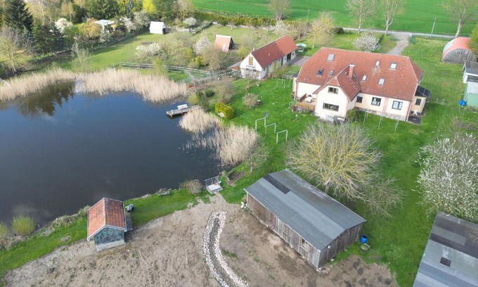 Lohmen Apartment | Landhaus am Teich
