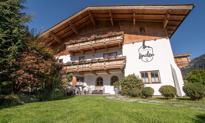Uderns Apartment | Landhaus Linden, FeWo Emma, apartment in a prime location in the Zillertal