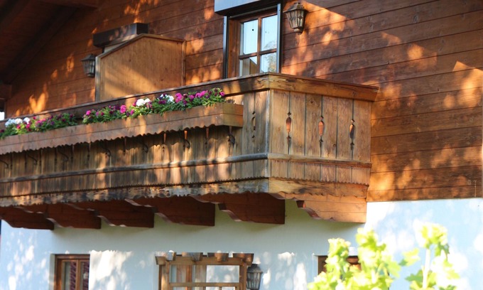 Waakirchen Apartment | Landhaus Nessi - slowing down at the gateway to Lake Tegernsee