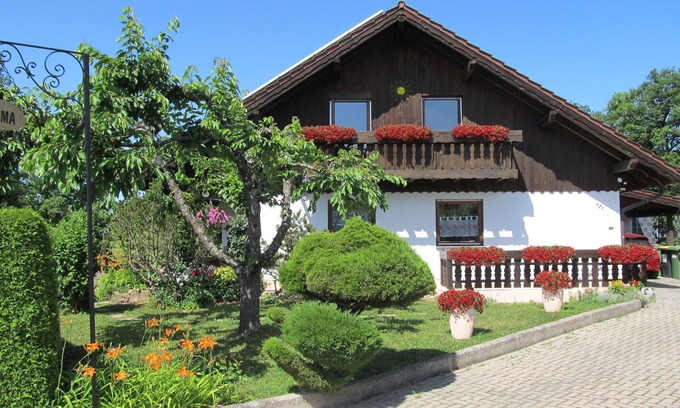 Oetisheim Apartment | Landhaus Pema vacation apartment near Maulbronn Monastery and Tripsdrill Adventure Park