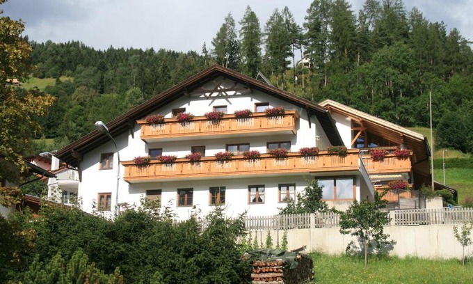 Jerzens House | Landhaus Raich