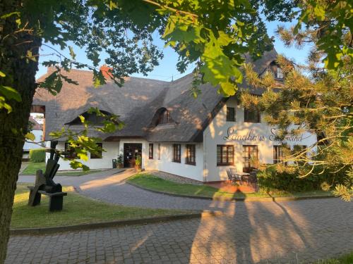 Ostseebad Ahrenshoop Apartment | Landhaus Susewind