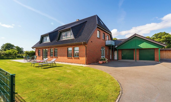 Norderfriedrichskoog House | Landhaus Wittmaack Dircks Modern country house by the North Sea