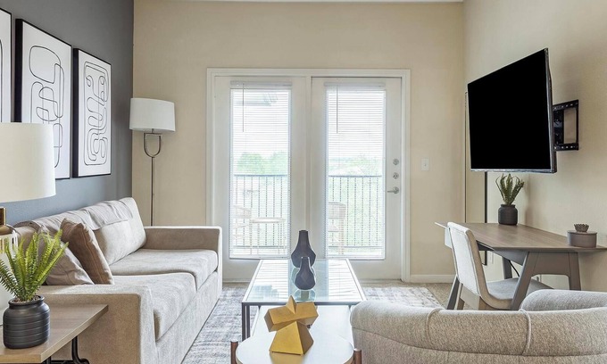 Sweetbriar Apartment | Landing | Amazing 1BD, Clubhouse, Gym