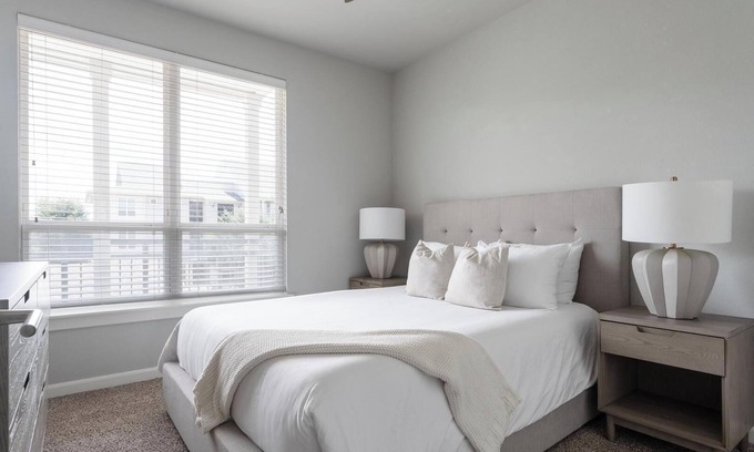 Buda Apartment | Landing | Amazing 1BD, Clubhouse, Yoga Studio