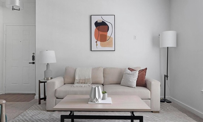 McNeil Apartment | Landing | Amazing 1BD, Gym, Pool