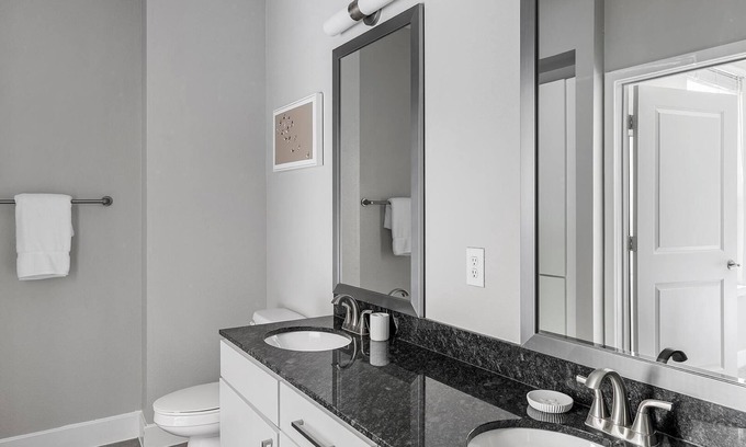 Allen Apartment | Landing | Amazing 1BD, Pool, Clubhouse