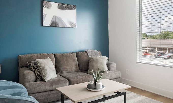 Inglewood Apartment | Landing | Amazing 1BD, Rooftop Lounge