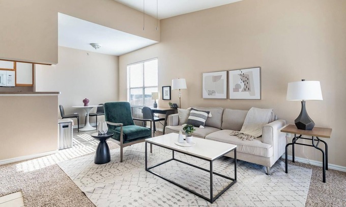 Fort Worth Apartment | Landing | Amazing 1BD, Gym, Pool