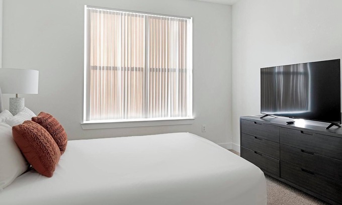 Park Central Apartment | Landing | Amazing 2BD, Courtyard, Pool