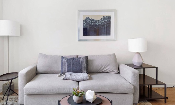 Richmond Apartment | Landing | Amazing 2BD, Gym