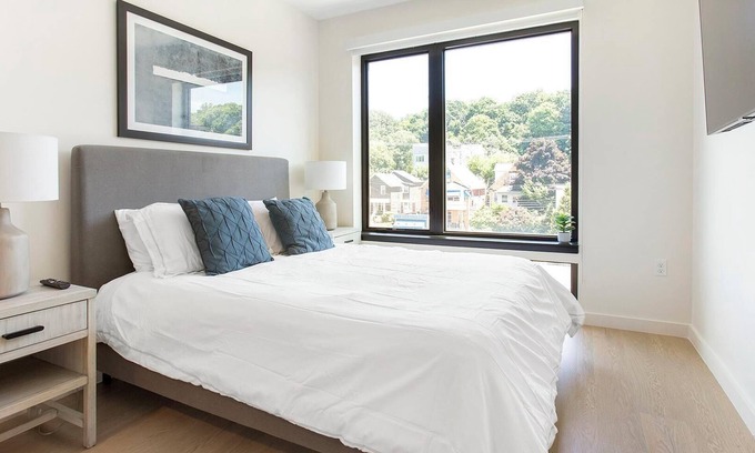 Little Italy Apartment | Landing at Baricelli - 1 Bedroom in University .